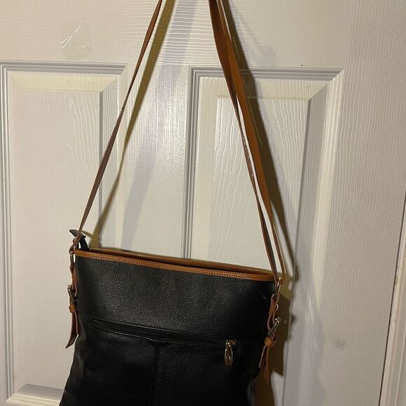 Valentina leather Black and Tan shoulder /Crossbody Bag gold tone hardwares. - Picture 4 of 12